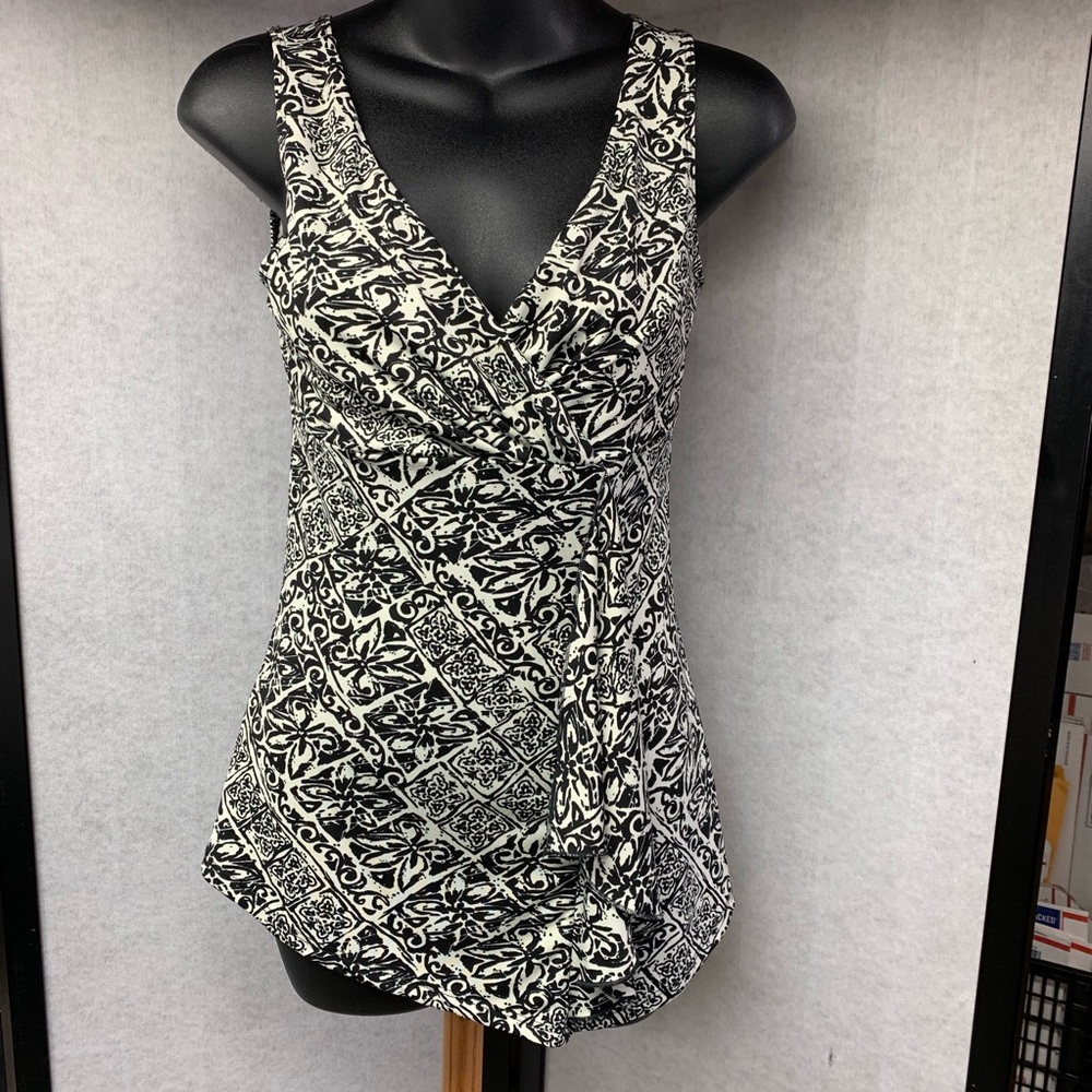 White House/Black Market  Top